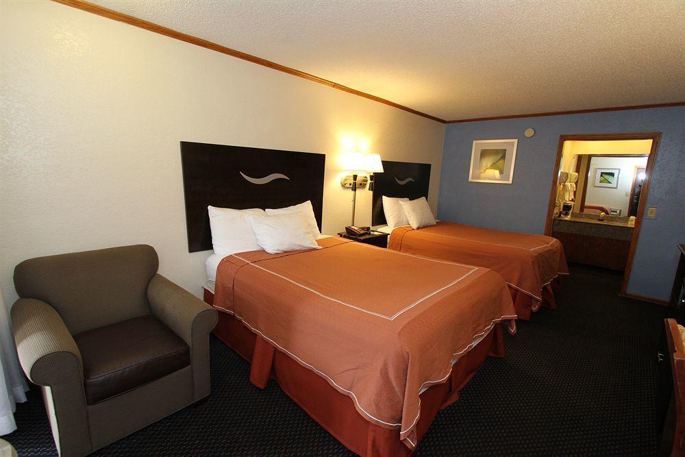 Days Inn Kansas City-Worlds Of Fun Eksteriør billede