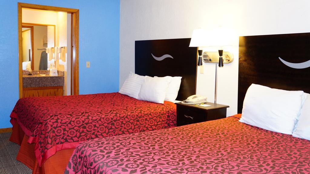 Days Inn Kansas City-Worlds Of Fun Eksteriør billede
