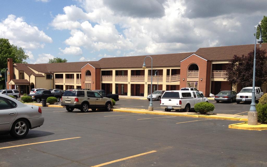 Days Inn Kansas City-Worlds Of Fun Eksteriør billede